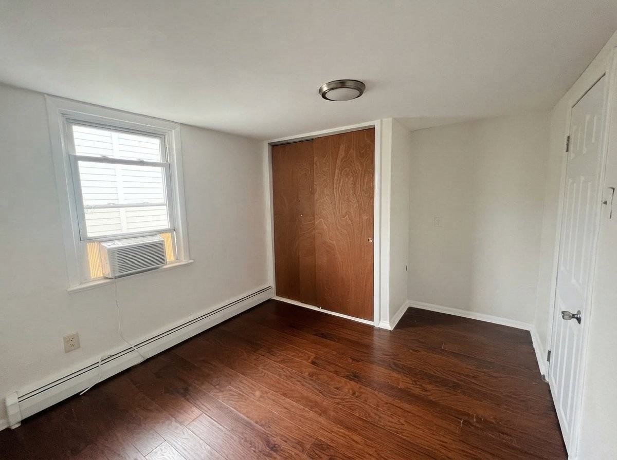180 Chestnut St #2 - Photo 6 of 9