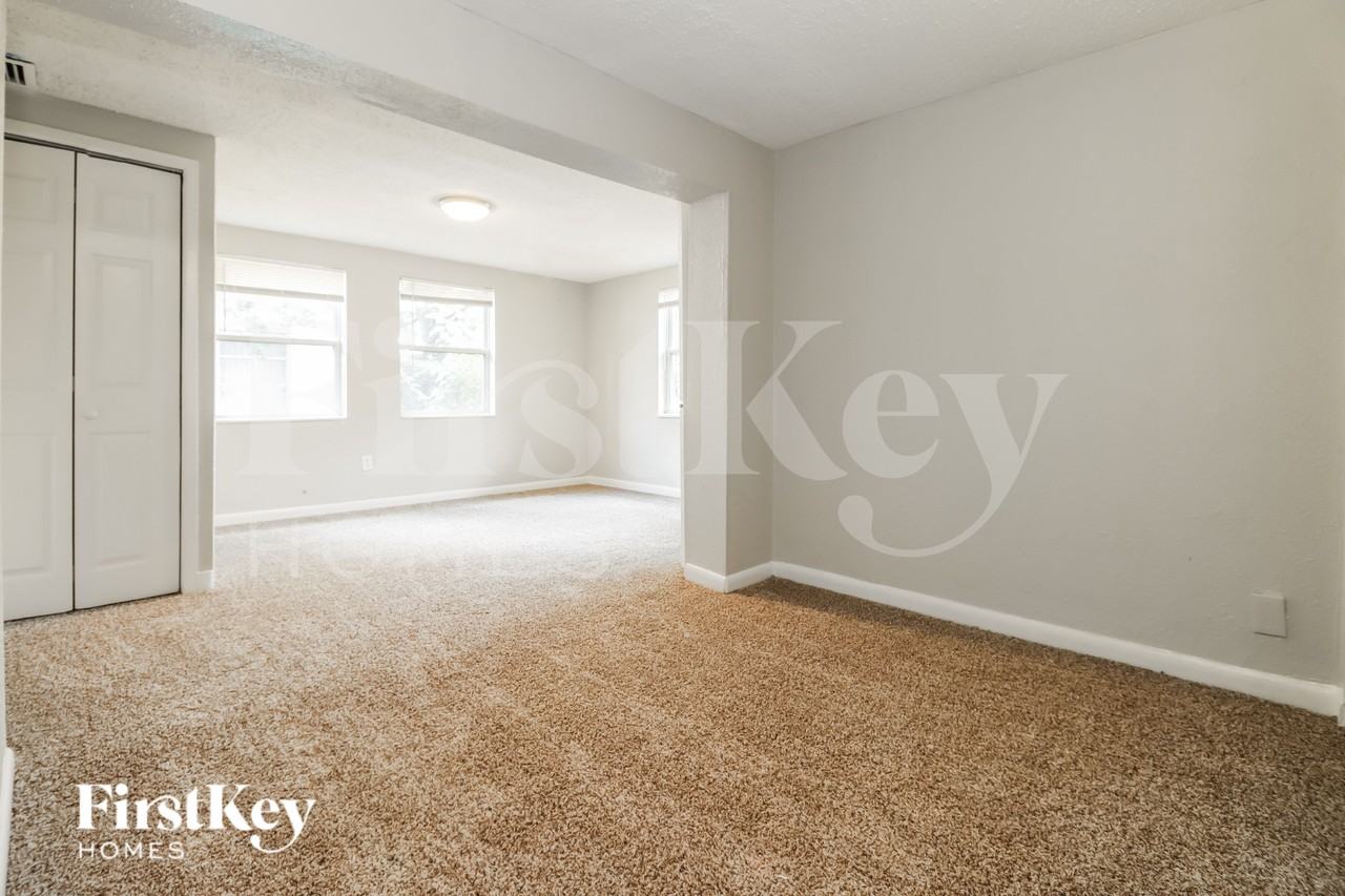 3408 E 33rd Ave - Photo 6 of 17