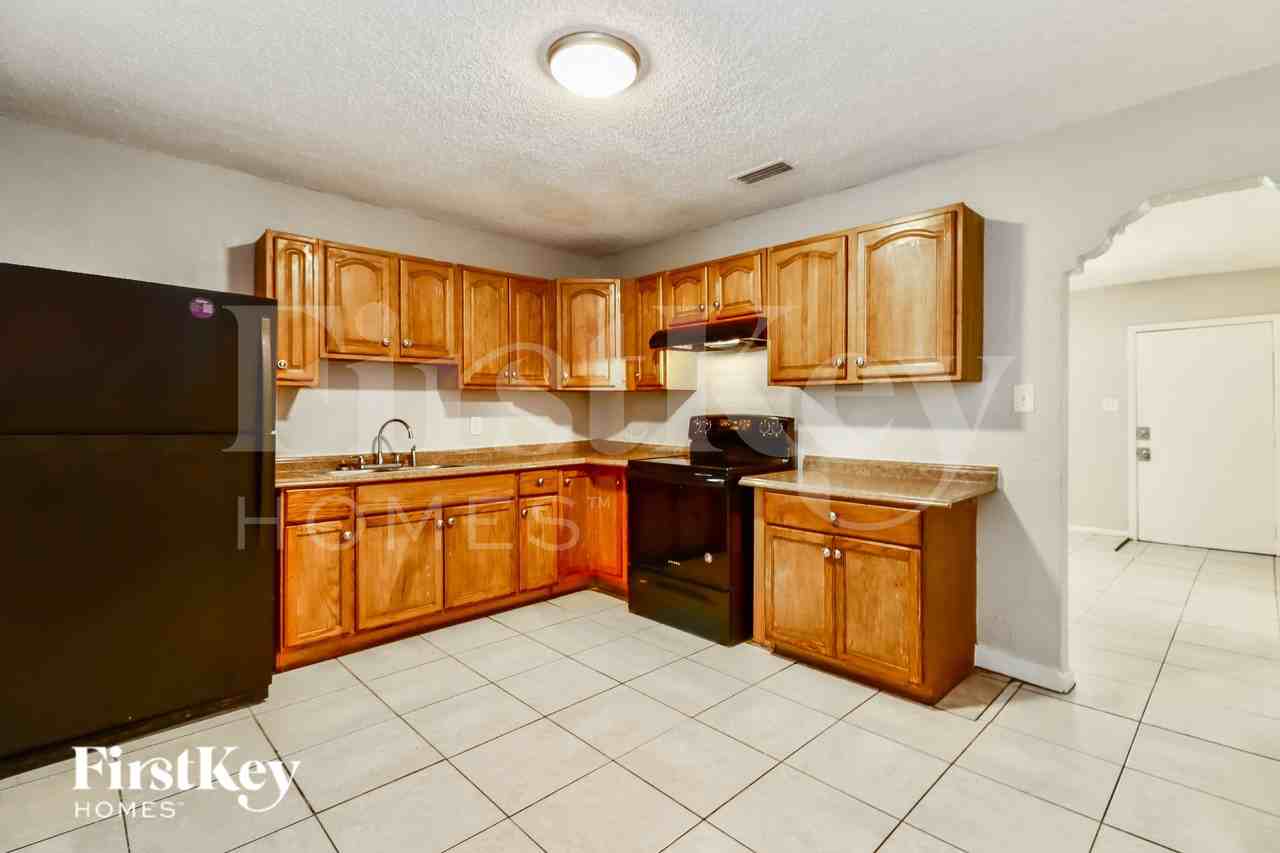 3408 E 33rd Ave - Photo 7 of 17