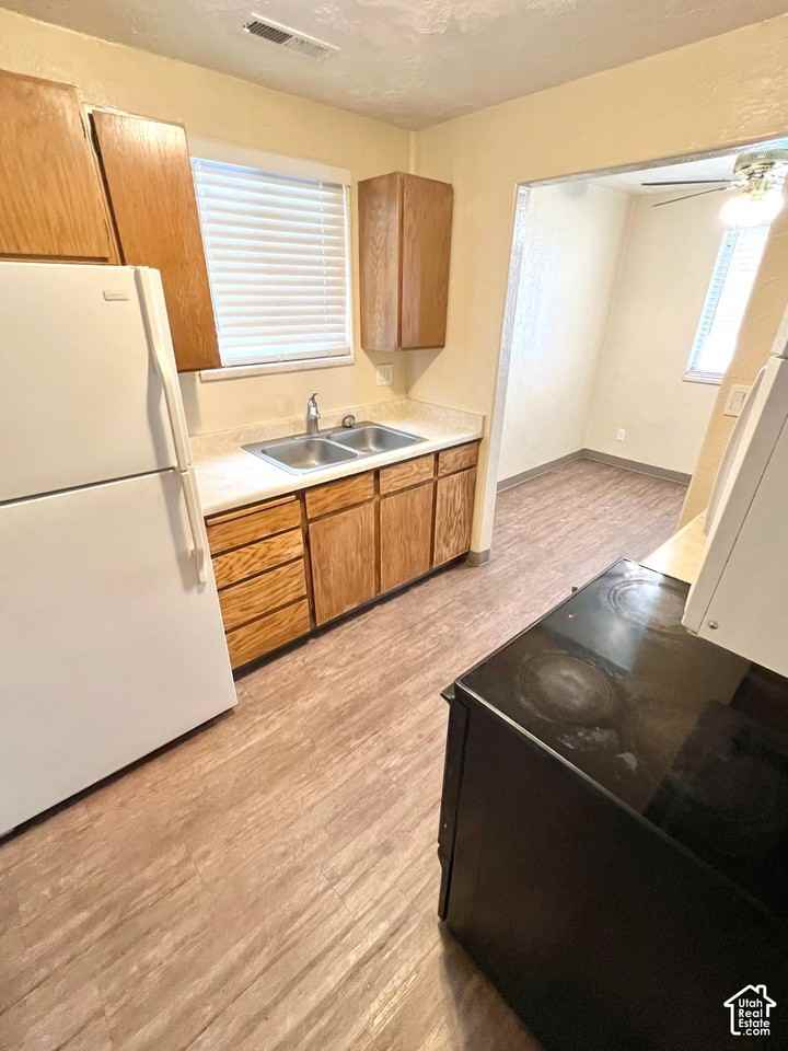 167 N Hwy #F2 - Photo 4 of 14