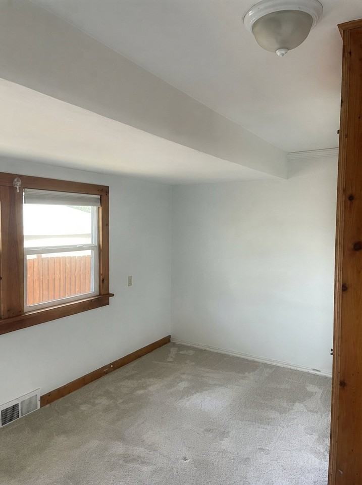 2220 Belmont Ave - Photo 4 of 11