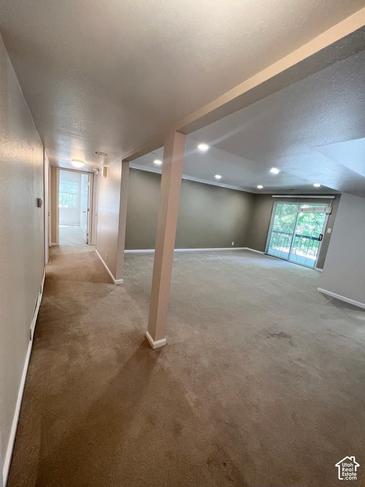 650 E St #B - Photo 2 of 20