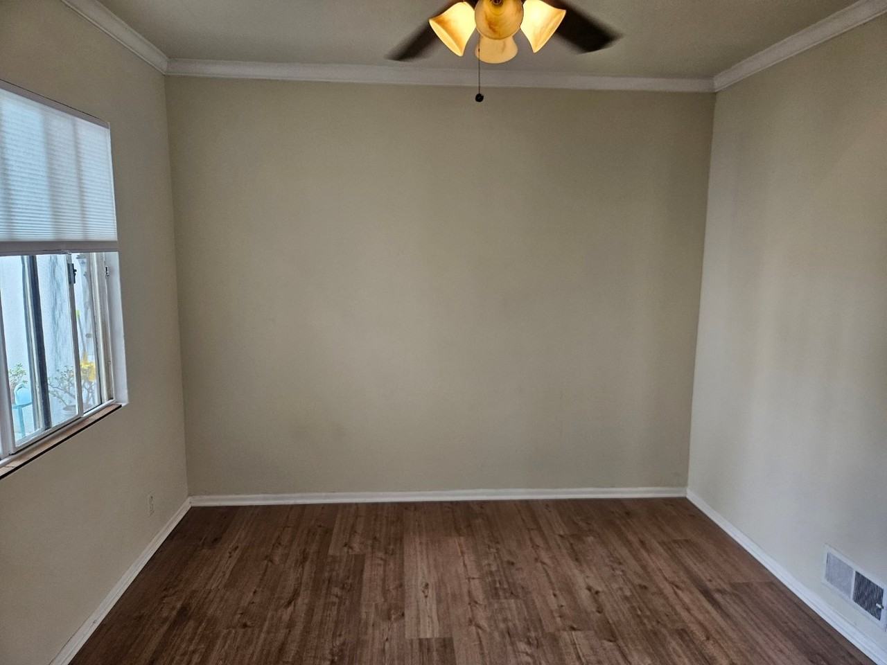 1101 E Carson St - Photo 5 of 7