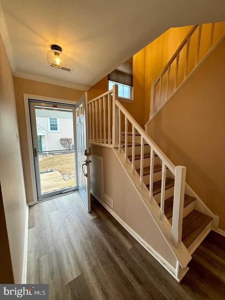25 Van Horn Pl - Photo 3 of 23