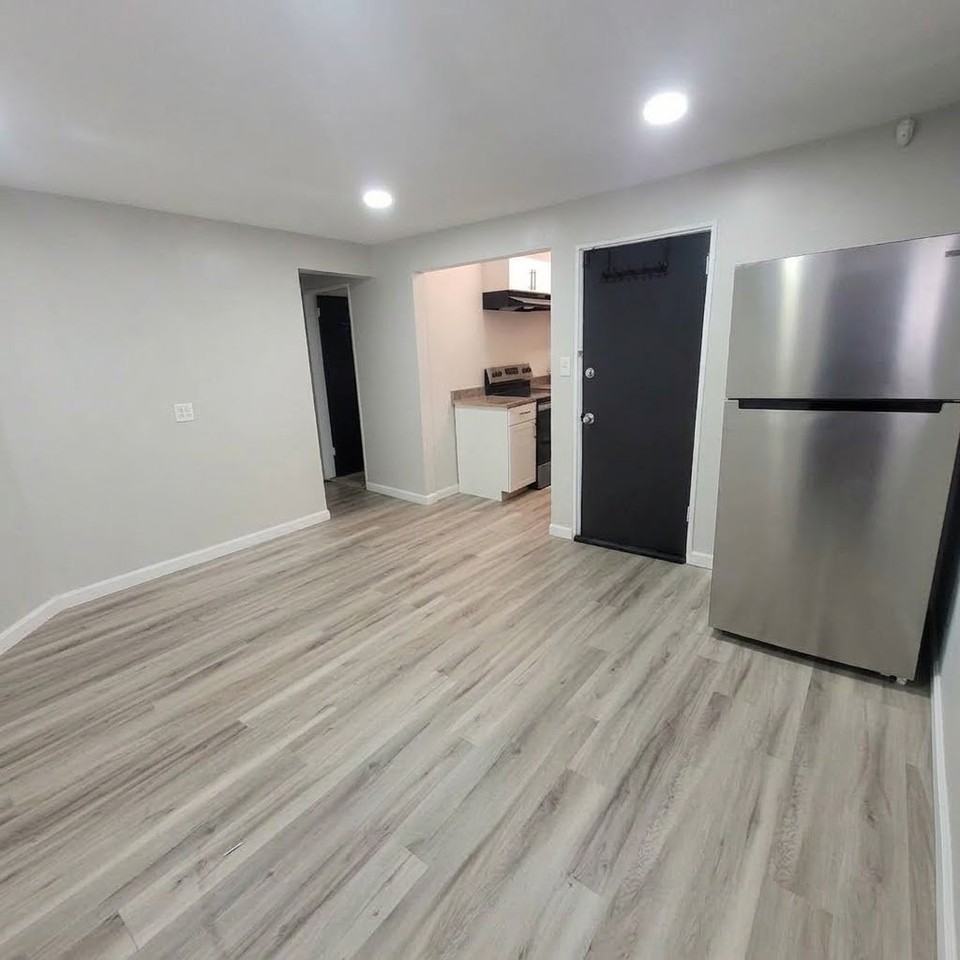 1180 Park Ave #1 - Photo 4 of 6