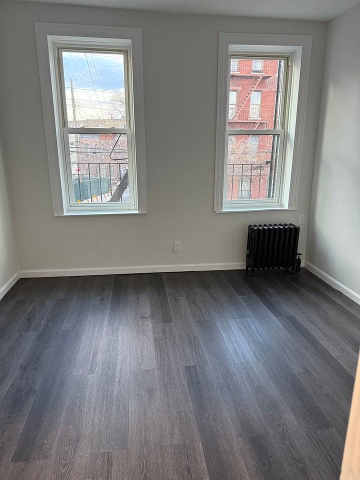 688 New Lots Ave #3F - Photo 3 of 6