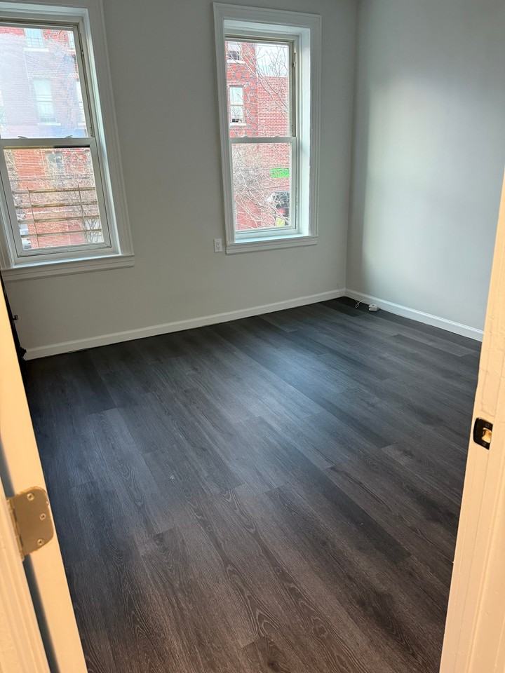 688 New Lots Ave #3F - Photo 4 of 6