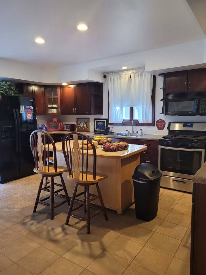 107 Ash St #1 - Photo 3 of 31
