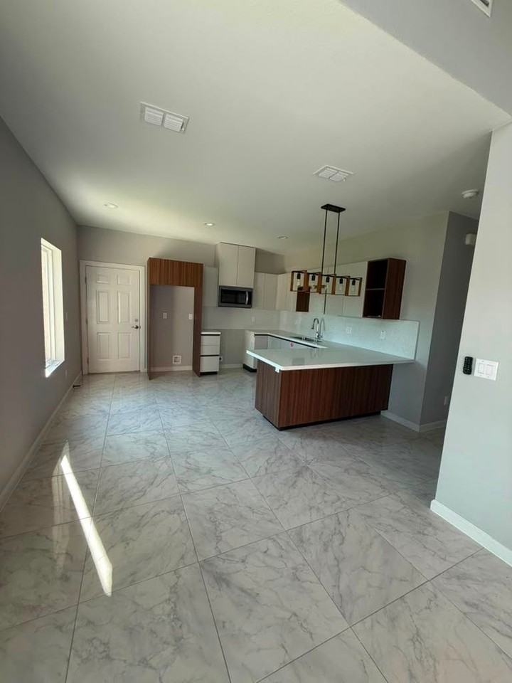 705 Pedro St #4 - Photo 2 of 7