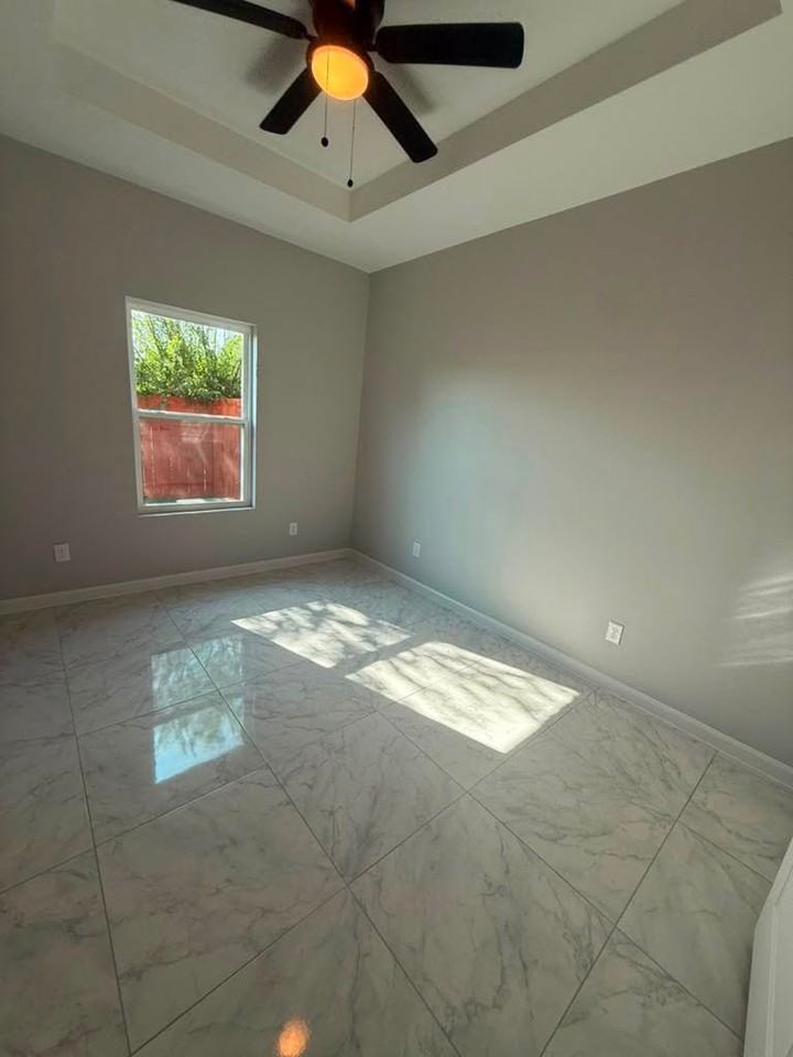 705 Pedro St #4 - Photo 4 of 7