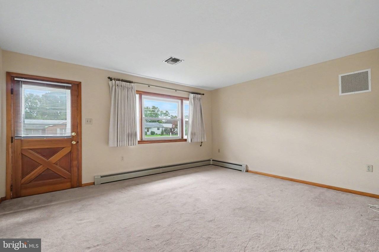 4800 Creekview Rd - Photo 5 of 11