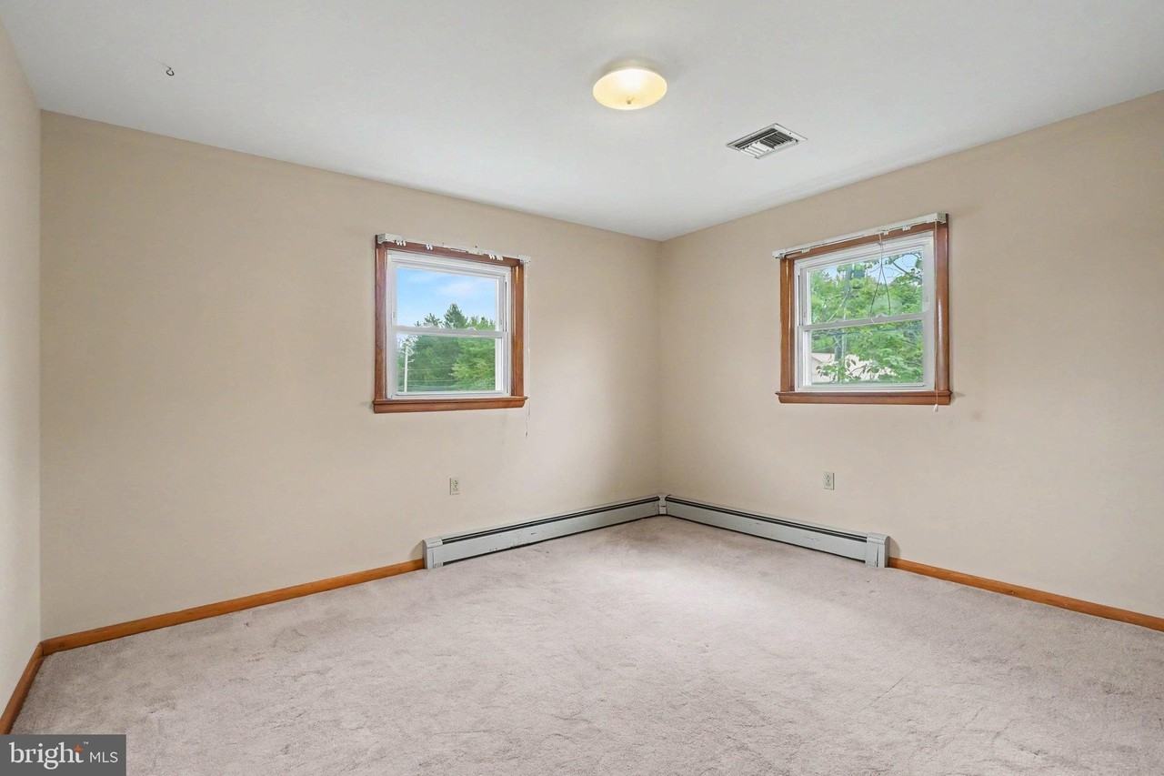 4800 Creekview Rd - Photo 7 of 11