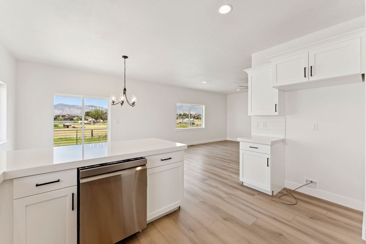 3634 S Macy Ln - Photo 2 of 19