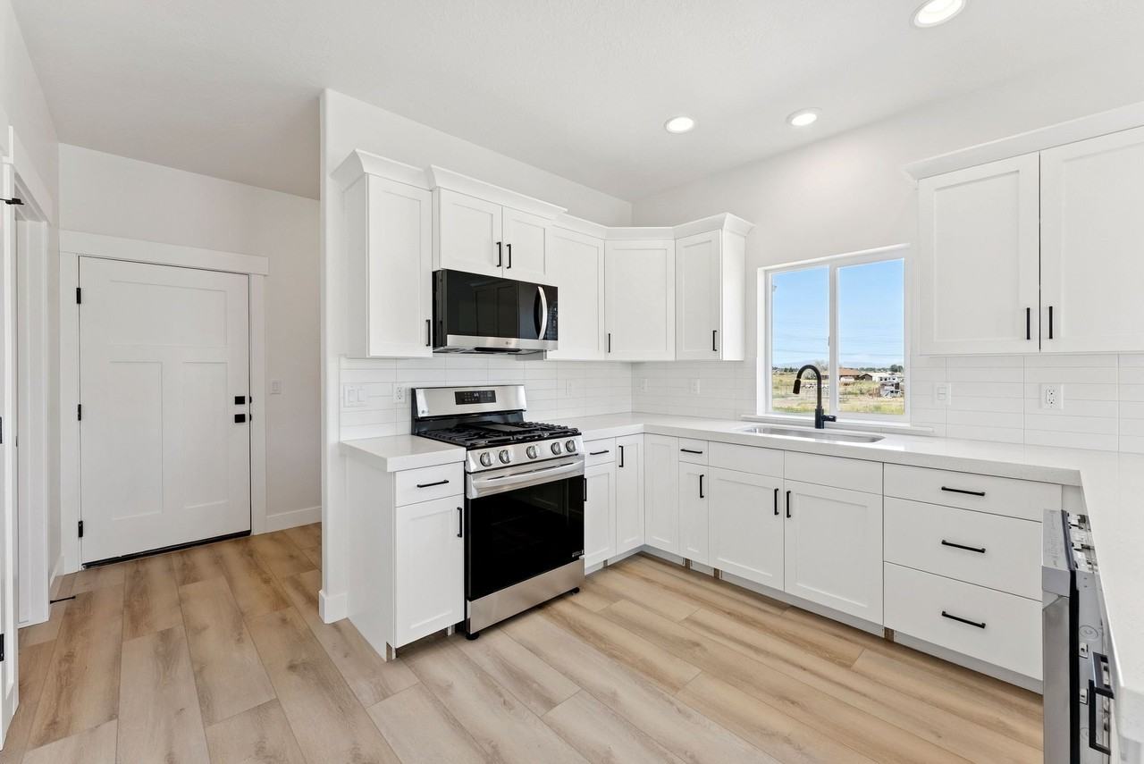 3634 S Macy Ln - Photo 3 of 19