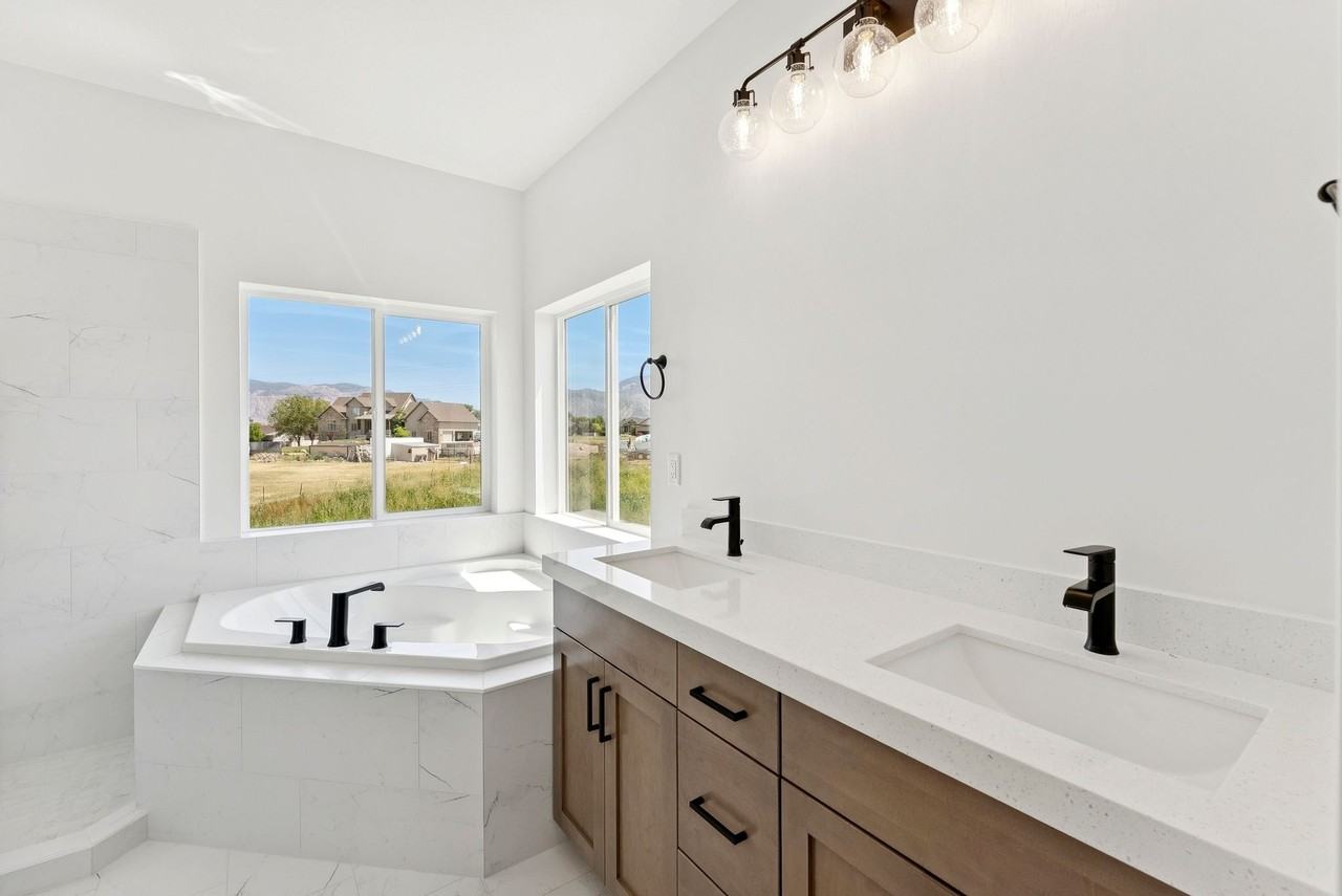 3634 S Macy Ln - Photo 6 of 19