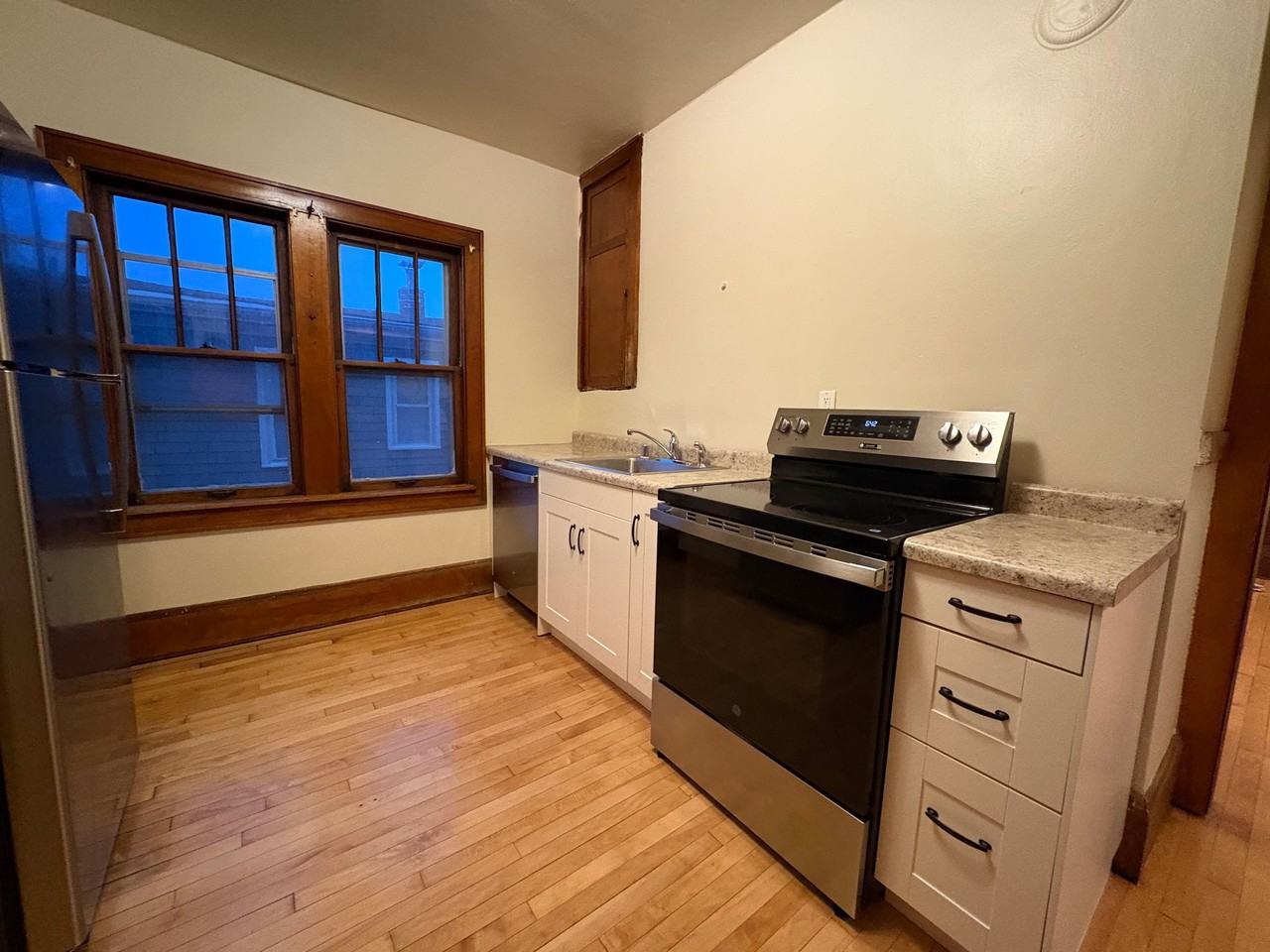 914 E Townsend St - Photo 3 of 13
