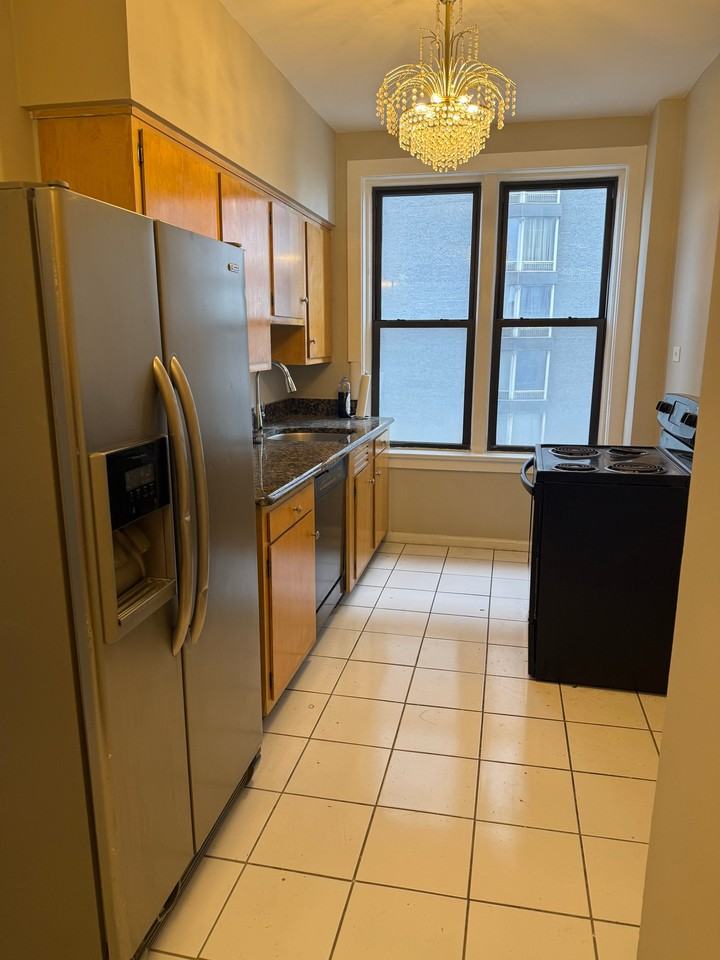 8162 E Jefferson Ave #3B - Photo 5 of 19