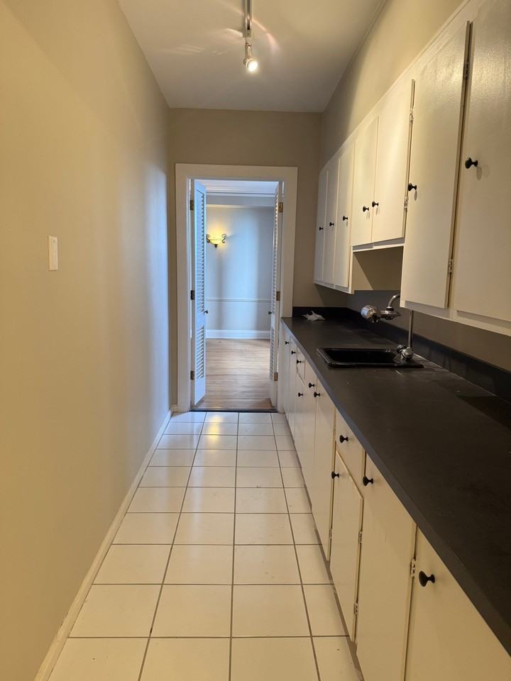 8162 E Jefferson Ave #3B - Photo 7 of 19