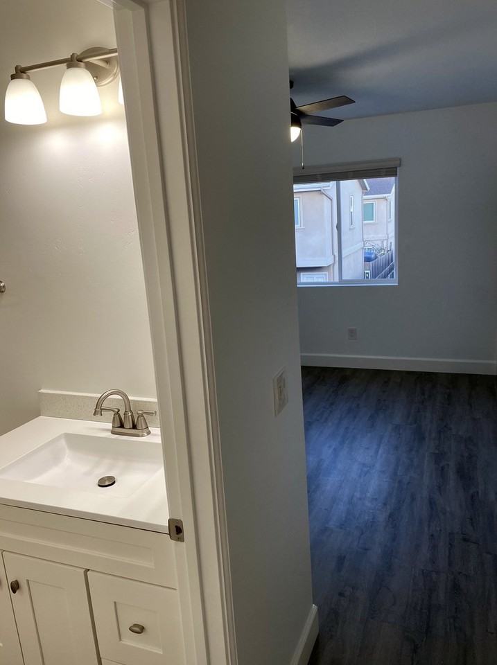 845 10th St #2 - Photo 6 of 11