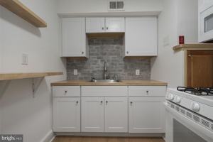 featured image of 305 Main St #4