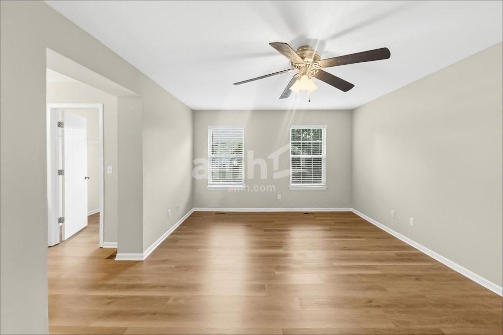 14235 S Hillsdale Ct - Photo 4 of 13