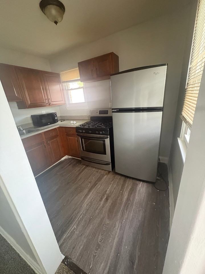 7058 Surrey Dr - Photo 4 of 10