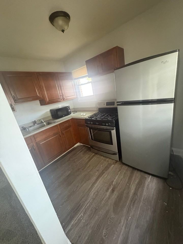 7058 Surrey Dr - Photo 5 of 10