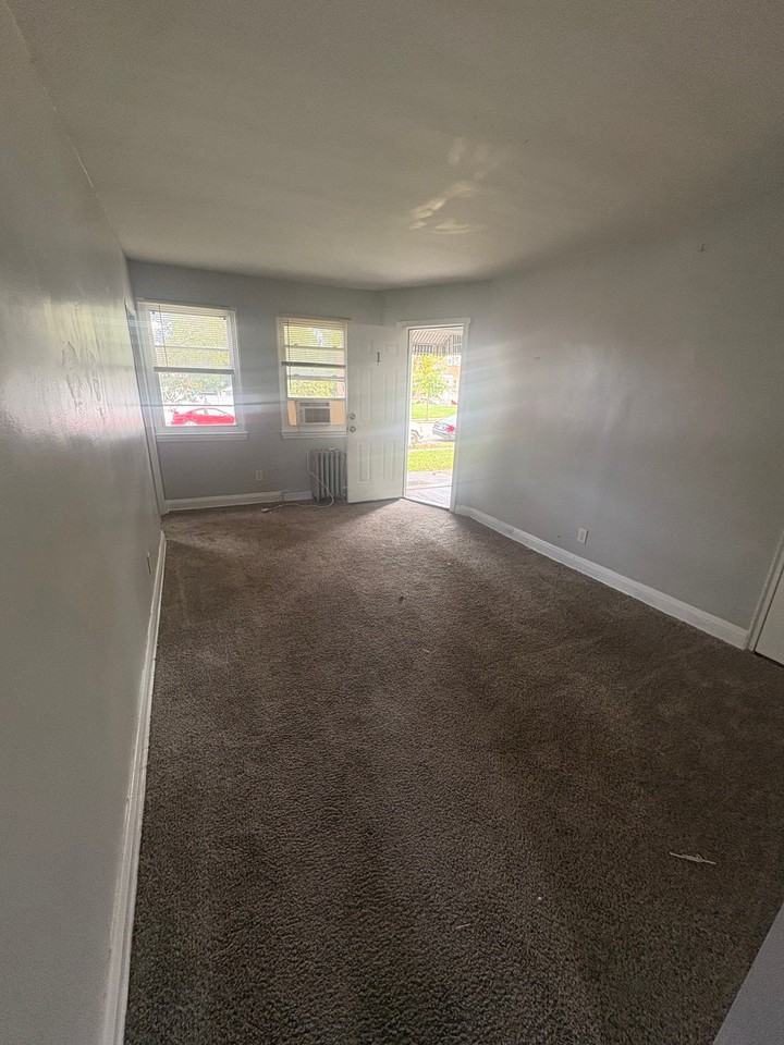 7058 Surrey Dr - Photo 6 of 10
