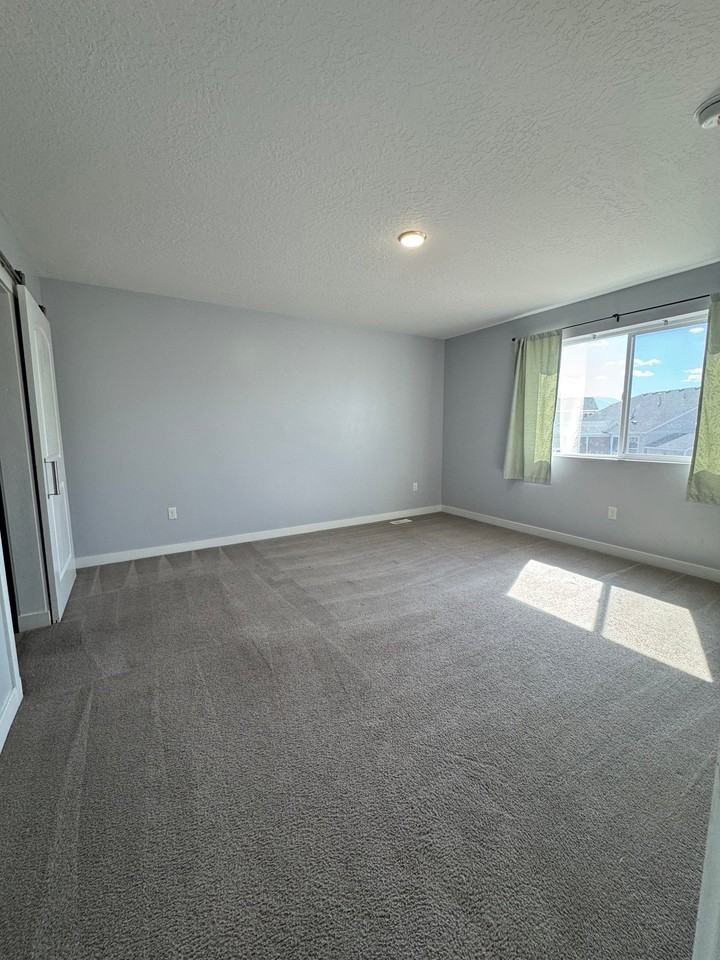 6467 N Flat Top Dr - Photo 4 of 11