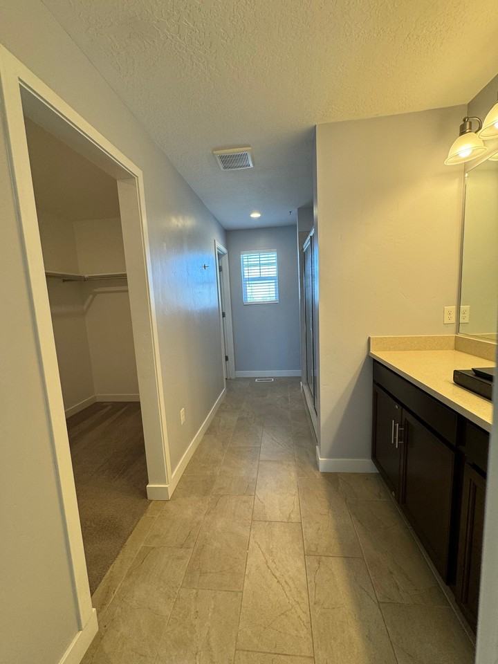 6467 N Flat Top Dr - Photo 5 of 11