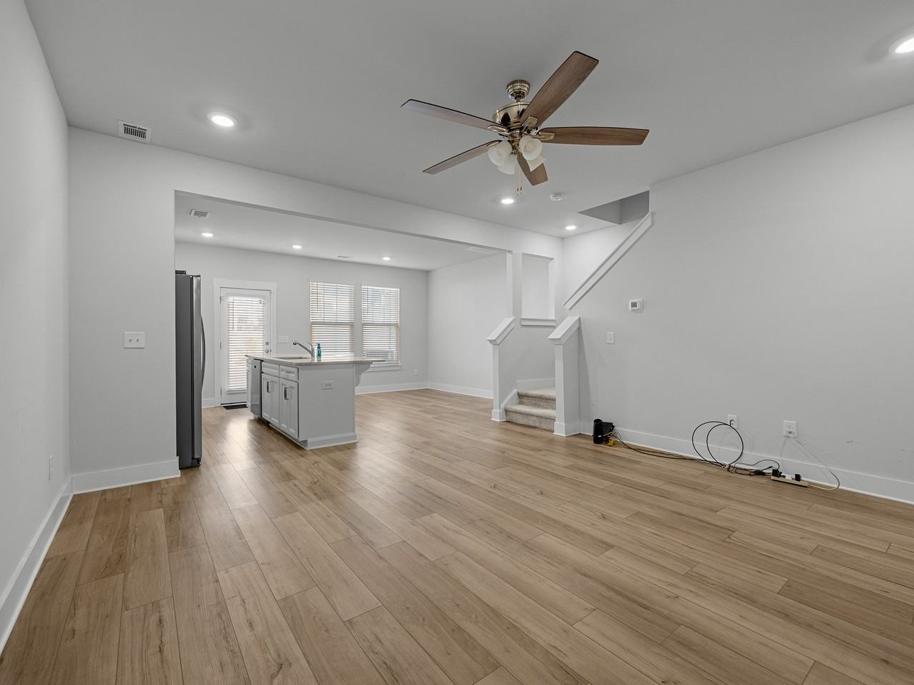 1550 Rivermeade Dr - Photo 2 of 12