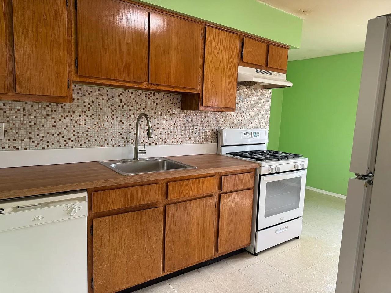 1524 Raspberry Ct #1524 - Photo 2 of 13
