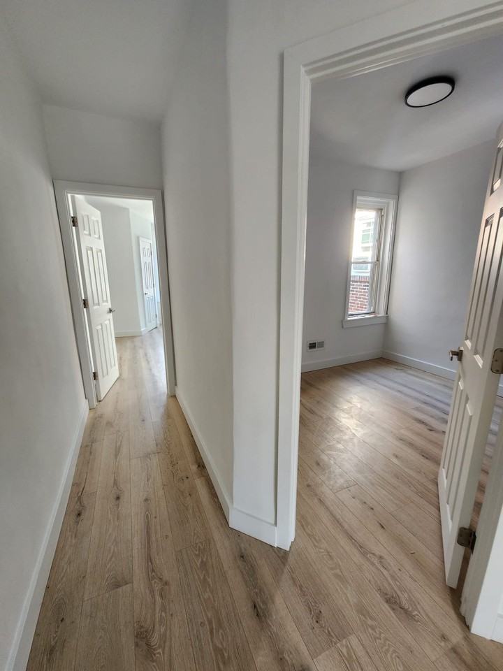 273 W Sheldon St - Photo 4 of 9