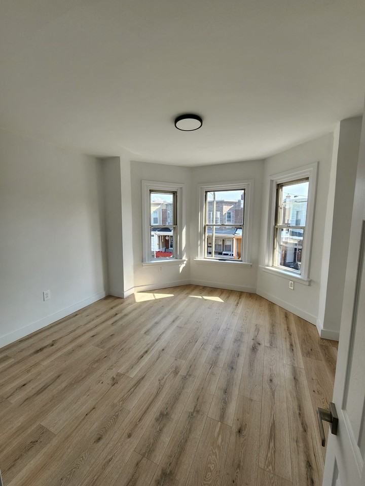 273 W Sheldon St - Photo 5 of 9