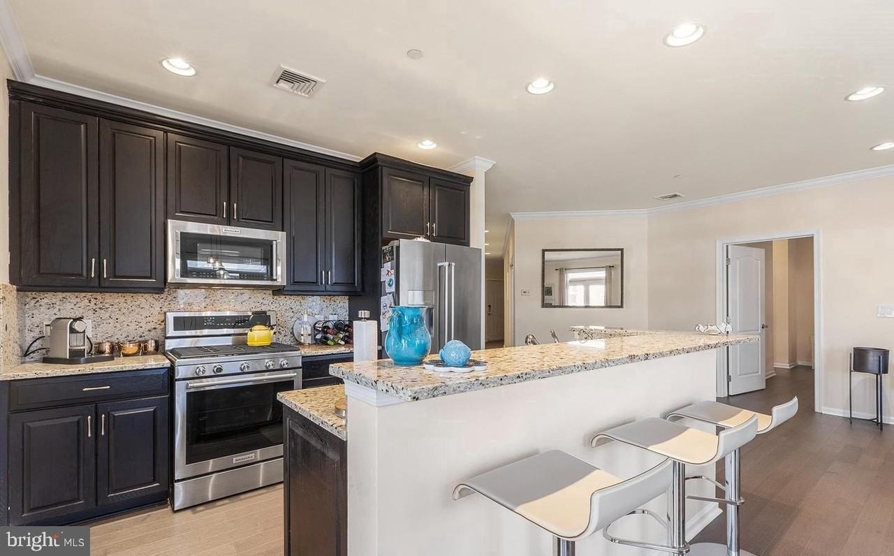 401 CARSON T Terrace - Photo 5 of 17