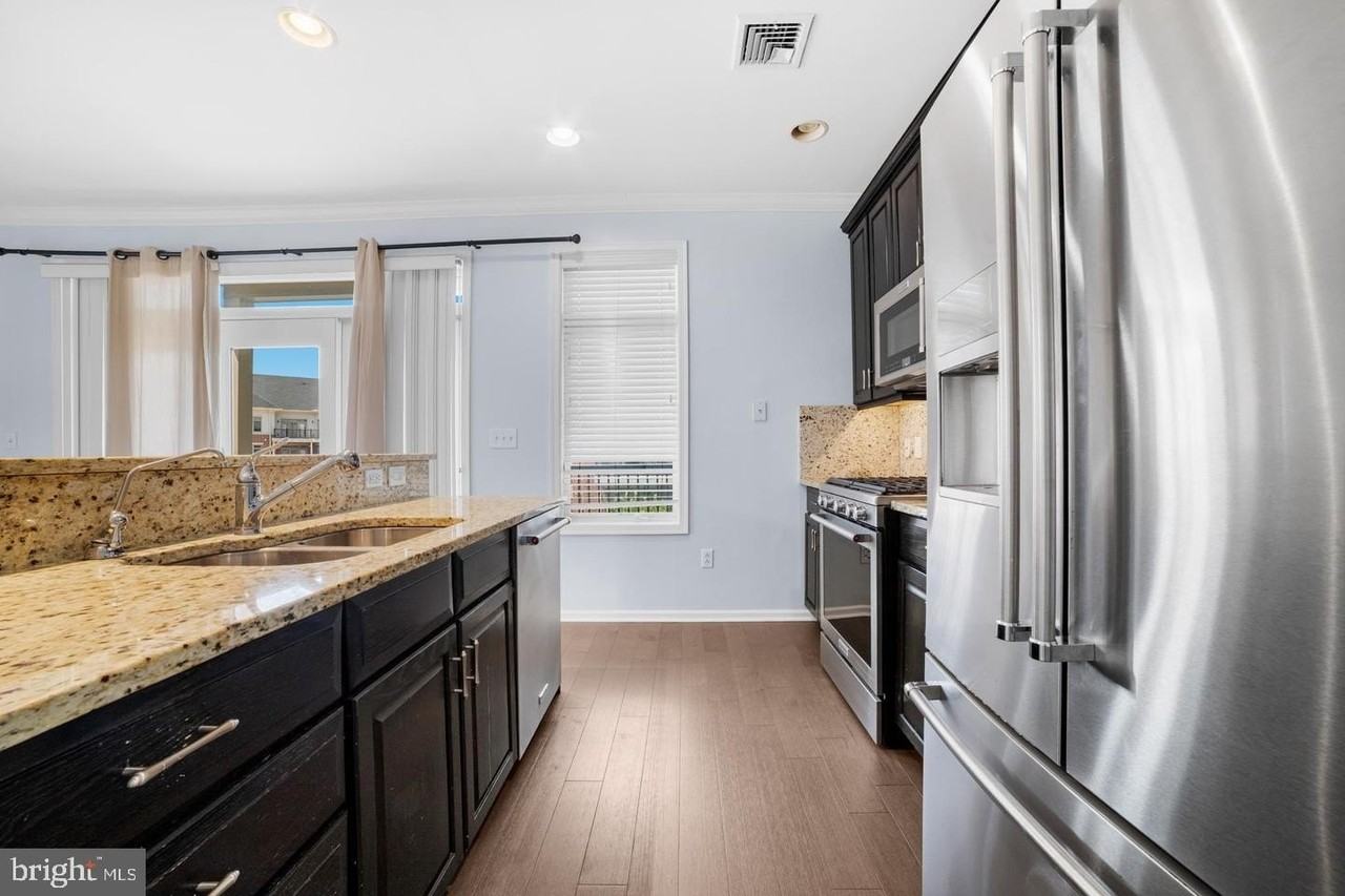 401 Carson Ter #401 - Photo 2 of 19