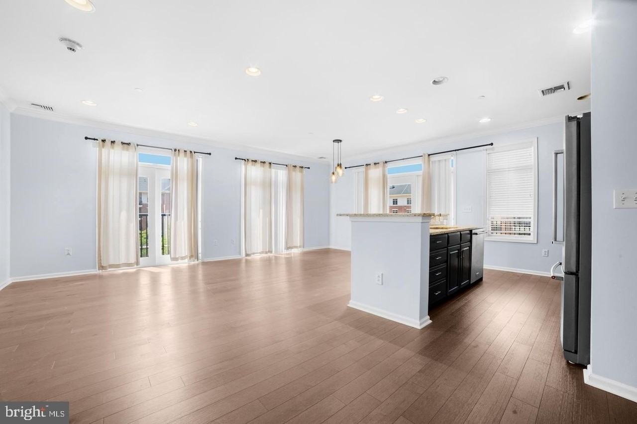 401 Carson Ter #401 - Photo 4 of 19