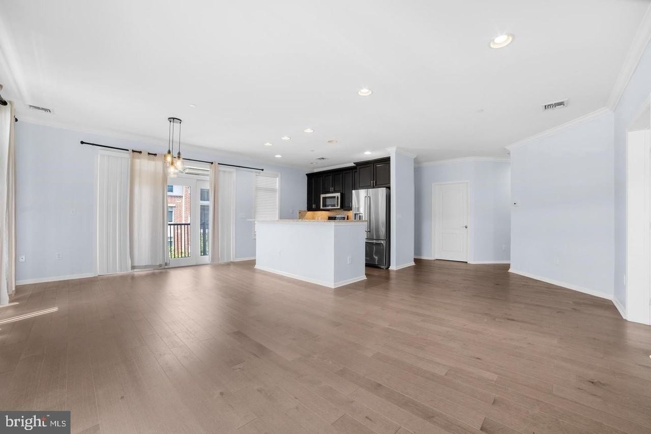 401 Carson Ter #401 - Photo 5 of 19