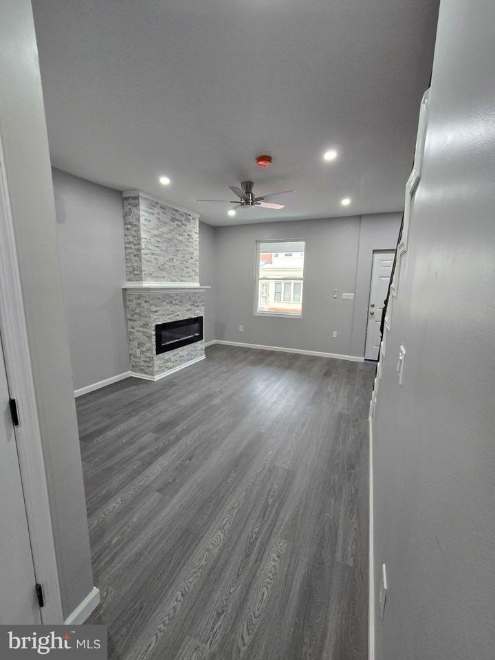 1615 S Conestoga St - Photo 2 of 7