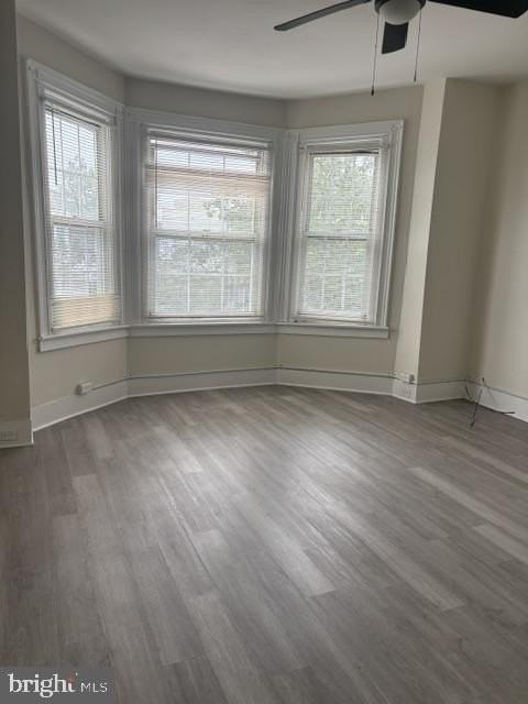 5723 Spruce St - Photo 2 of 10