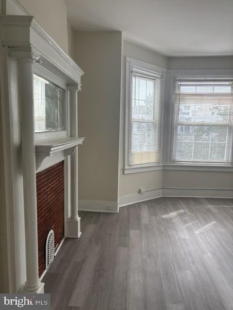 5723 Spruce St - Photo 3 of 10