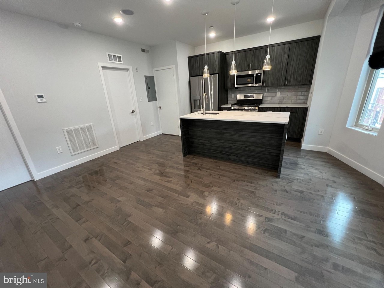 1939 N Darien St #2 - Photo 2 of 14