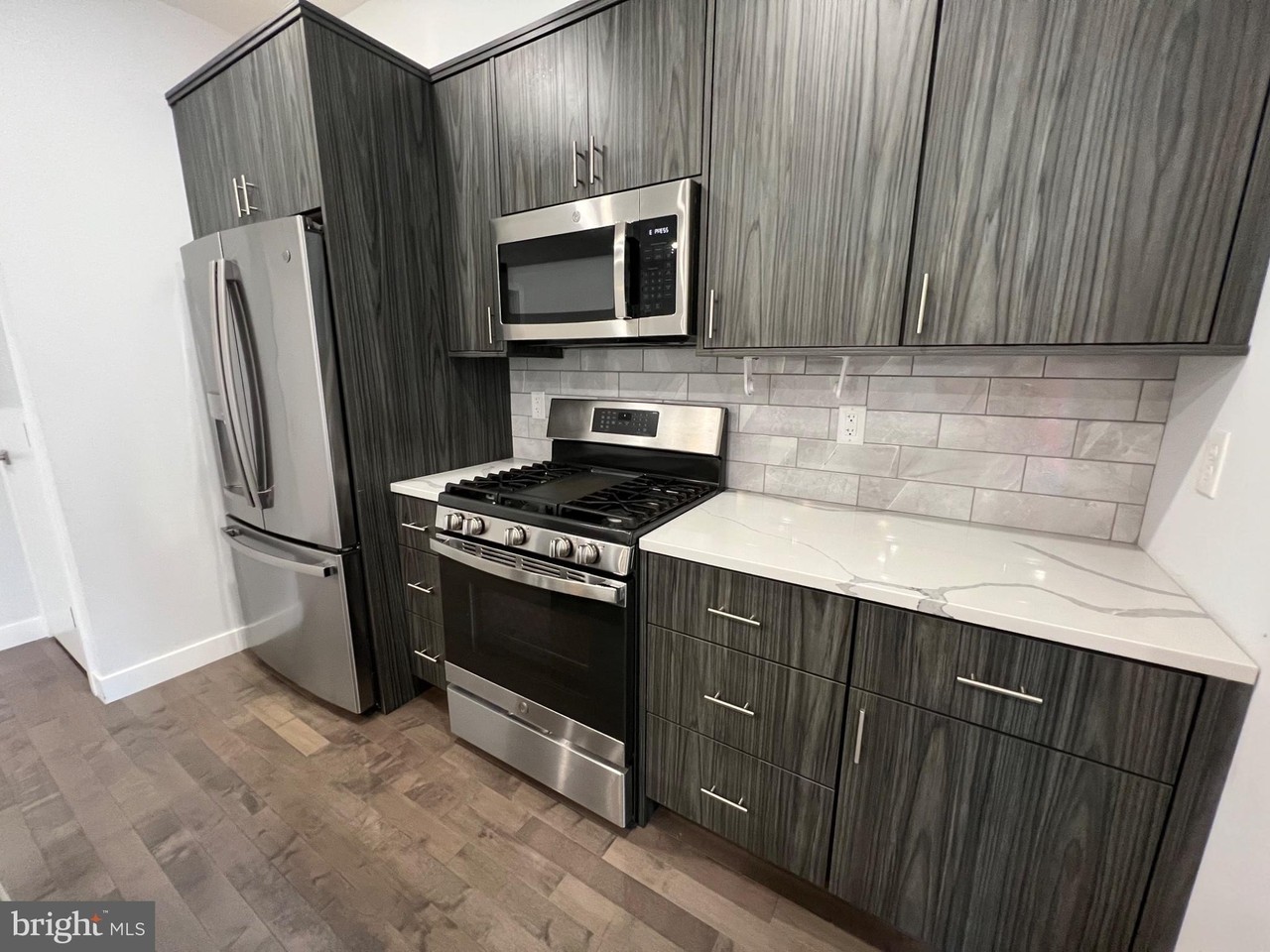 1939 N Darien St #2 - Photo 5 of 14