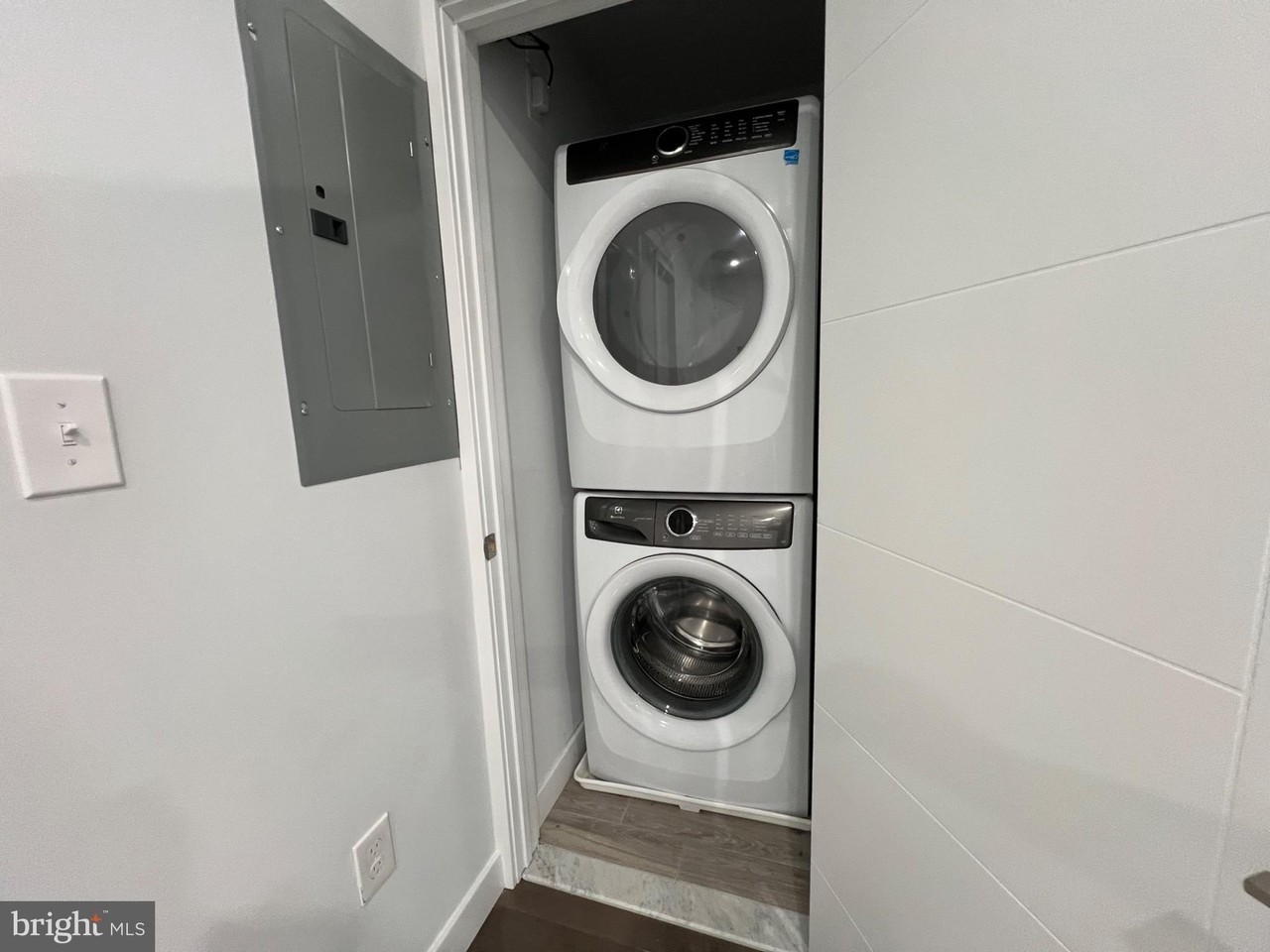 1939 N Darien St #2 - Photo 6 of 14