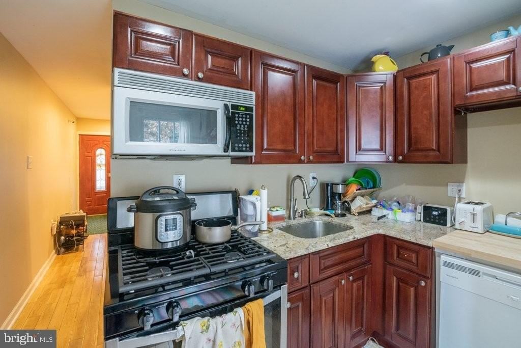 1717 Webster St - Photo 2 of 16