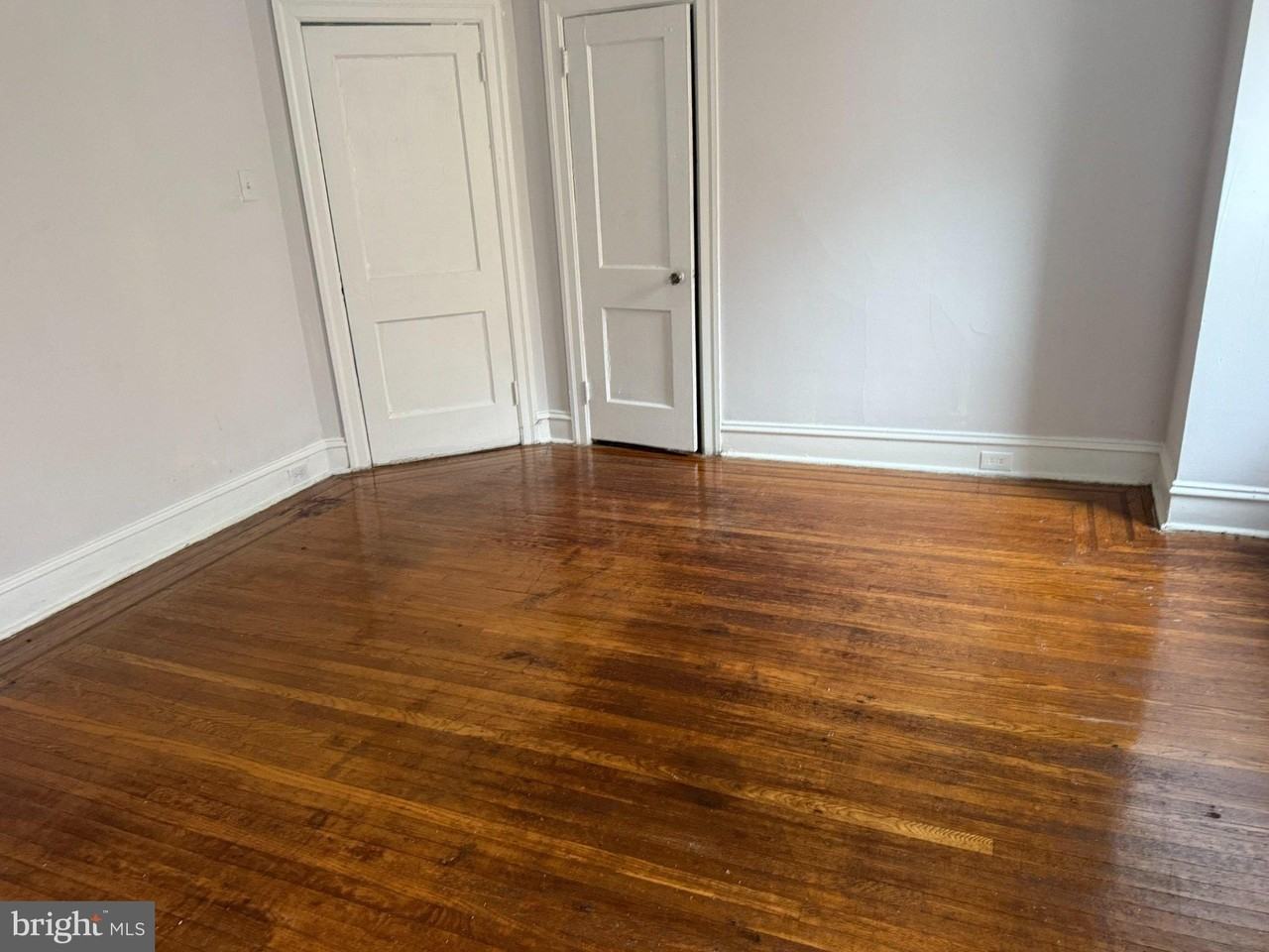 6445 N Broad St - Photo 3 of 7