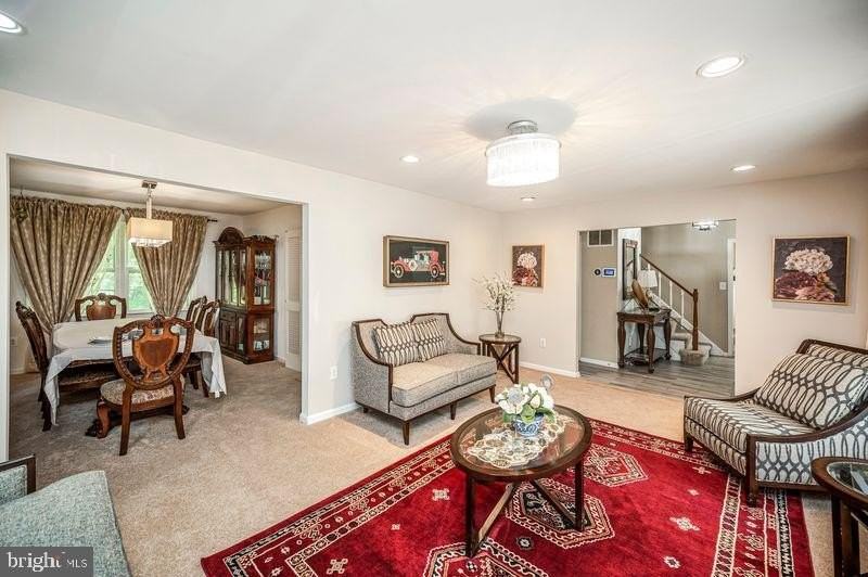 7934 Saint George Ct - Photo 6 of 11
