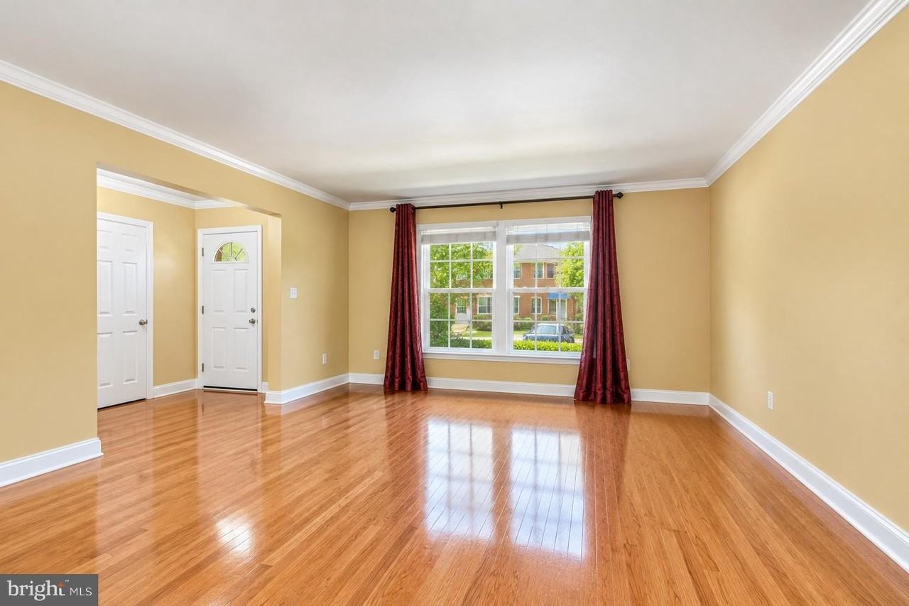 9415 Park Hunt Ct - Photo 2 of 35