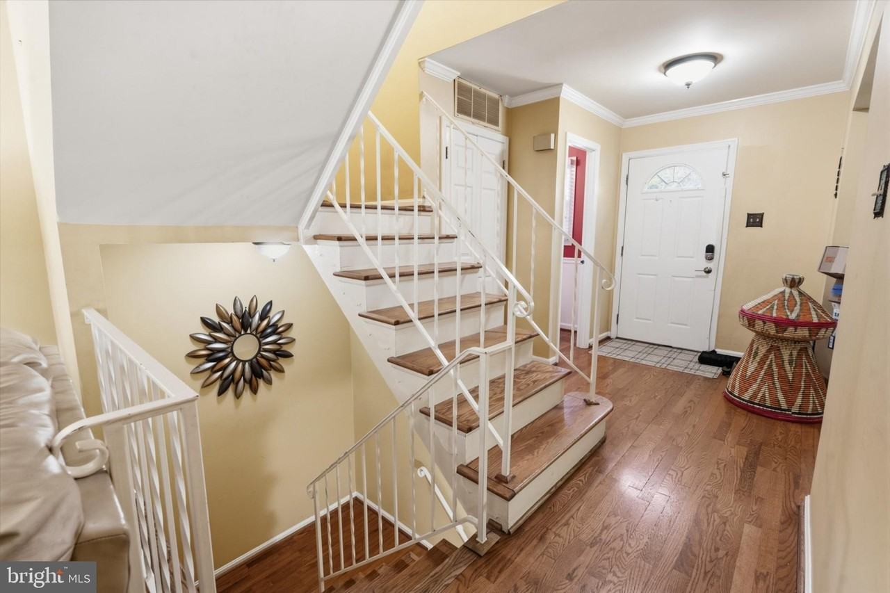 9415 Park Hunt Ct - Photo 4 of 35