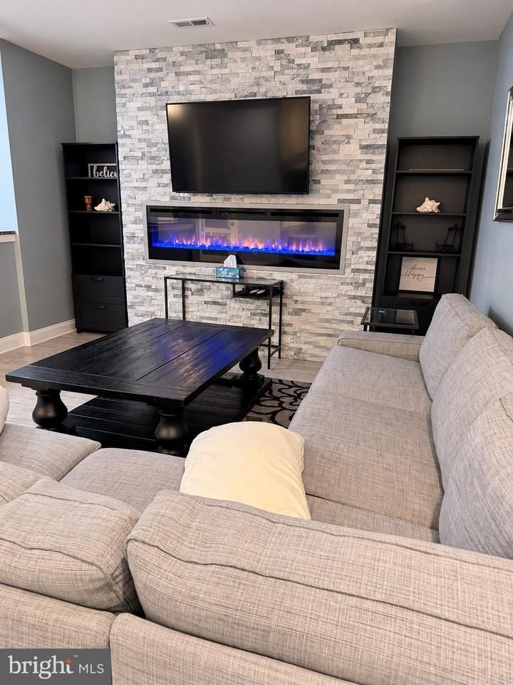 10524 Dunn Meadow Rd - Photo 5 of 7